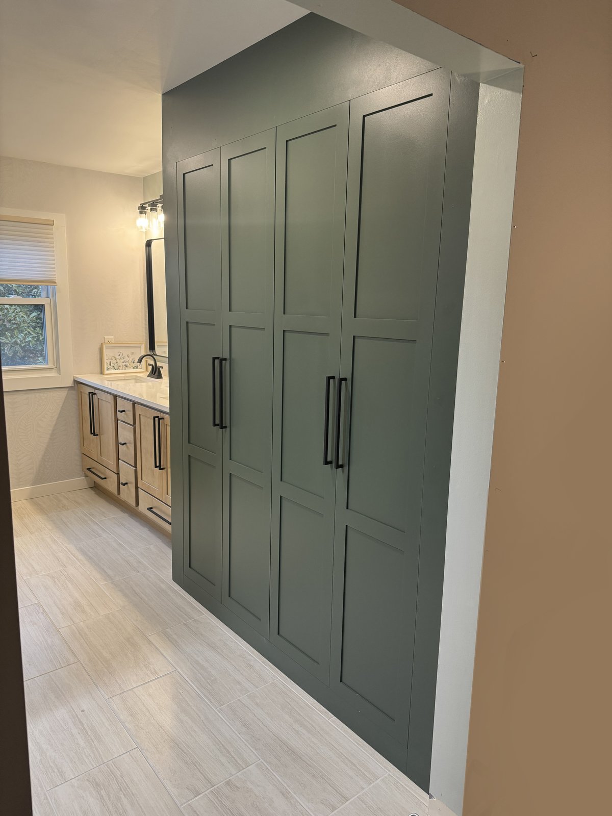 Built-in closet system